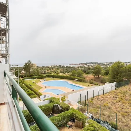 Duplex Flat - 2 Ensuite Bedrooms 5 Mins From