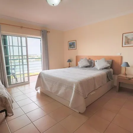 아파트 Duplex Flat - 2 Ensuite Bedrooms 5 Mins From *